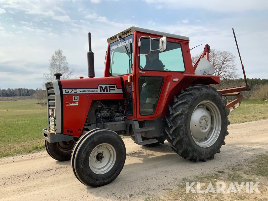 Traktor Massey Ferguson MF 575 med Gallringspelle