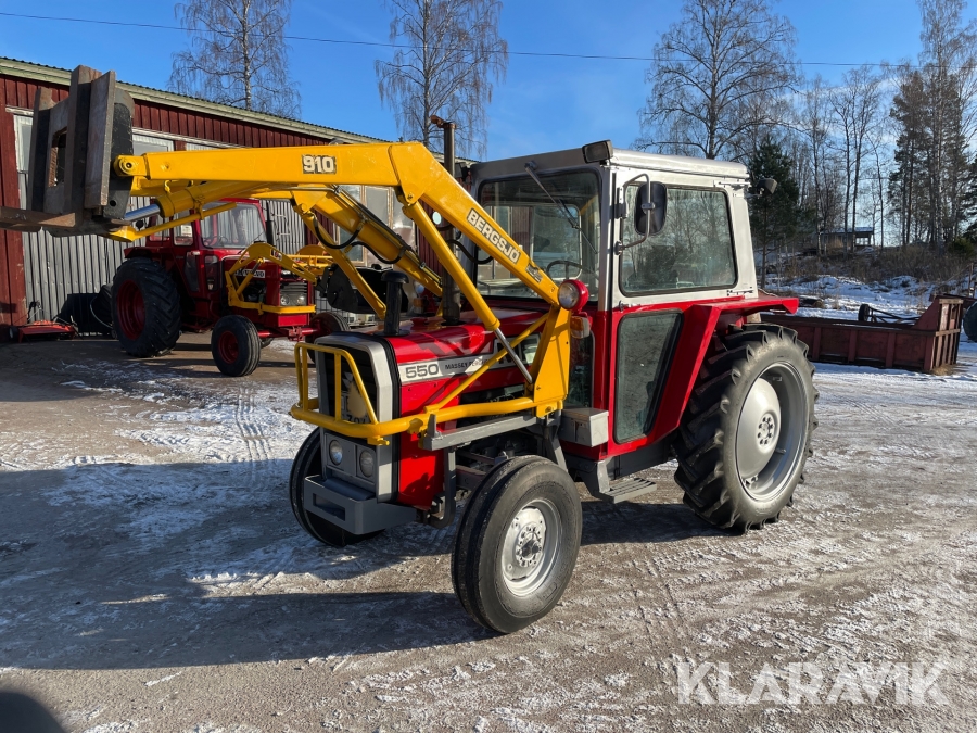 Traktor Massey Ferguson 550