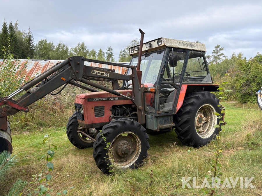 Veterantraktor Zetor 7245 med frontlastare