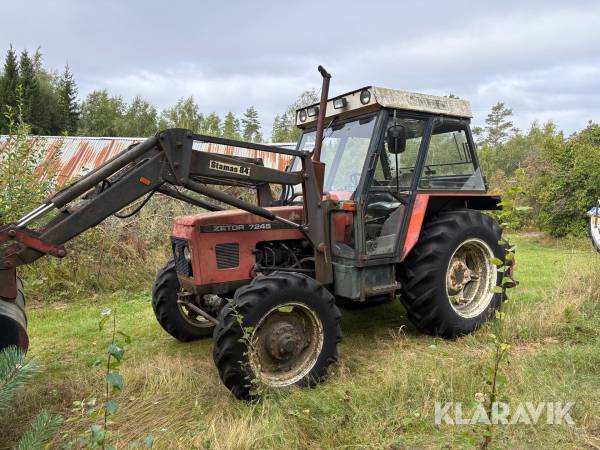 Veterantraktor Zetor 7245 med frontlastare
