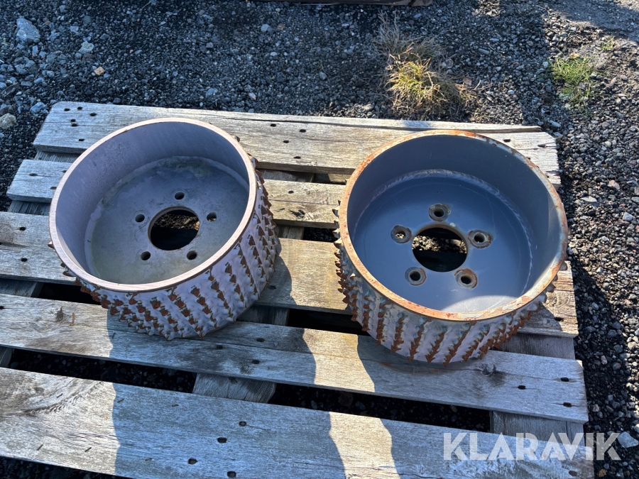 Stålvals med piggar 2 st