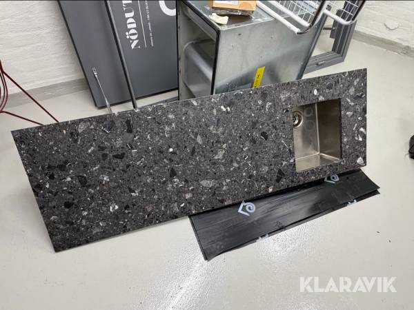 Bänkskiva i sten med diskho