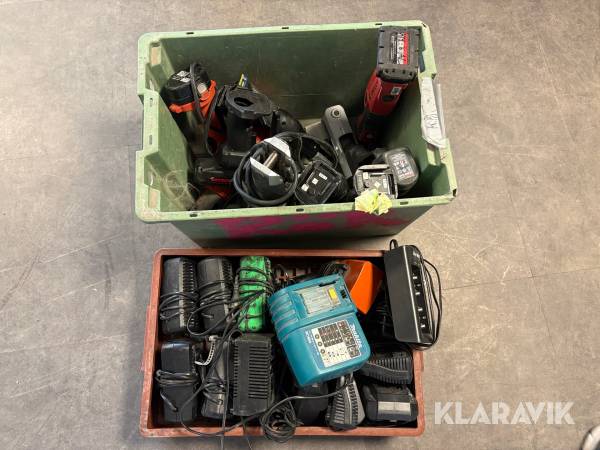 Diverse pressmaskiner batterier och laddare
