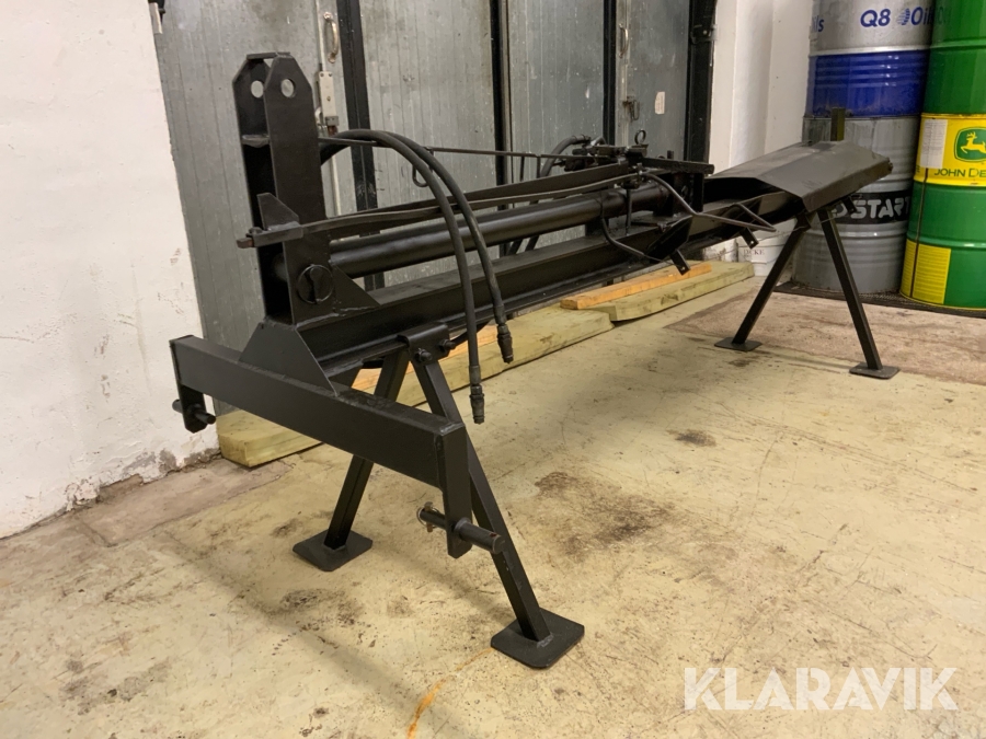 Vedklyv traktordriven