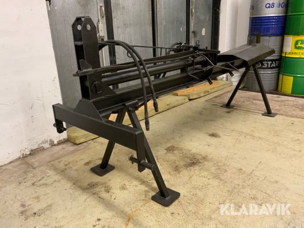 Vedklyv traktordriven