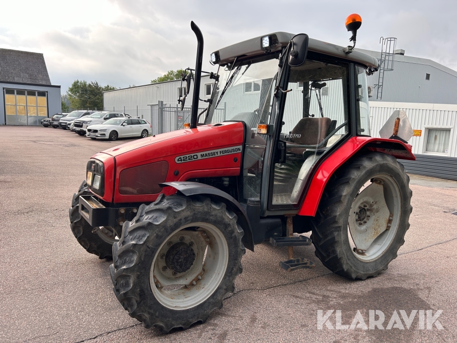 Traktor Massey Ferguson 4220