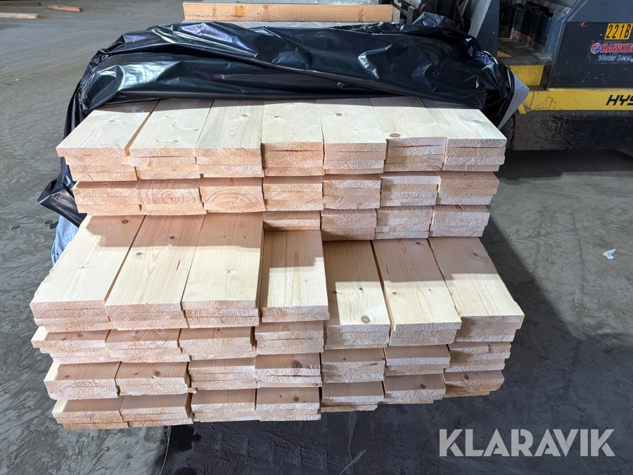 Finsågad ytterpanel  22x148 gran A-sort