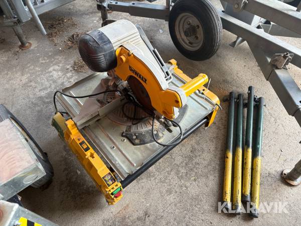 Bordssåg Dewalt DW 743