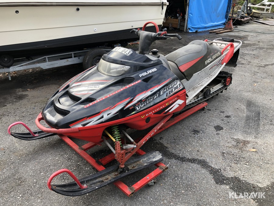 Snöskoter Polaris Vertical Escape 800 