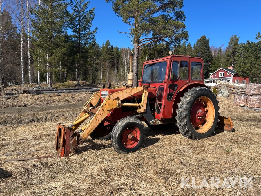 Traktor Volvo BM 600 med redskap