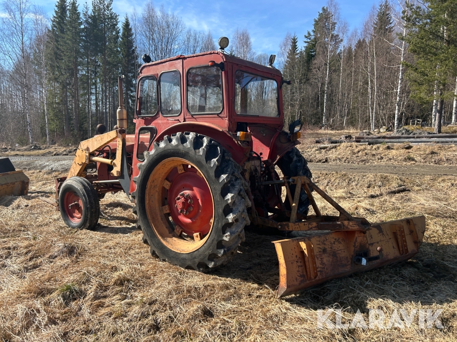 Traktor Volvo BM 600 med redskap