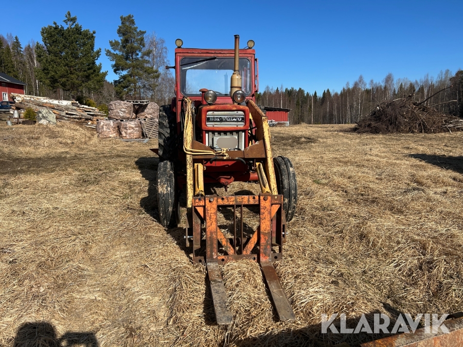 Traktor Volvo BM 600 med redskap