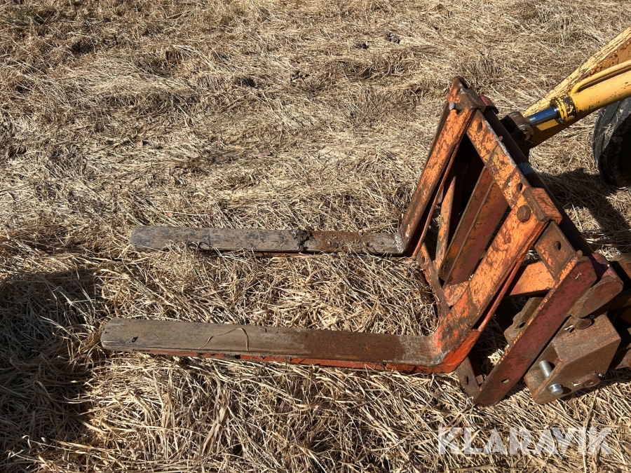 Traktor Volvo BM 600 med redskap