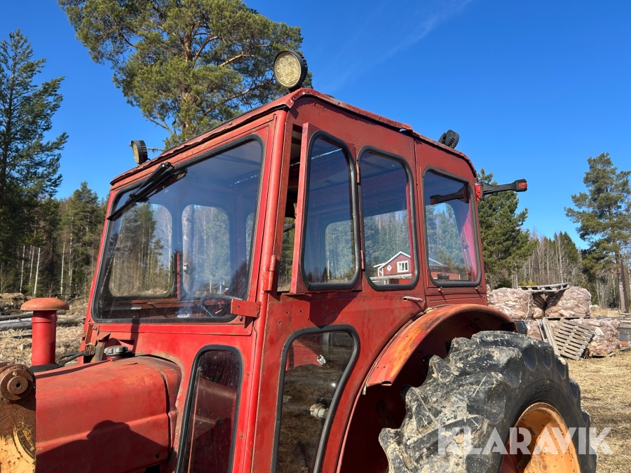 Traktor Volvo BM 600 med redskap