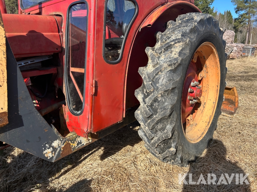 Traktor Volvo BM 600 med redskap