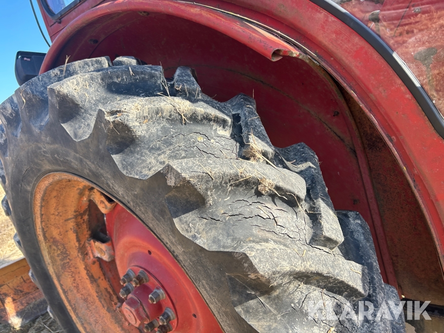 Traktor Volvo BM 600 med redskap