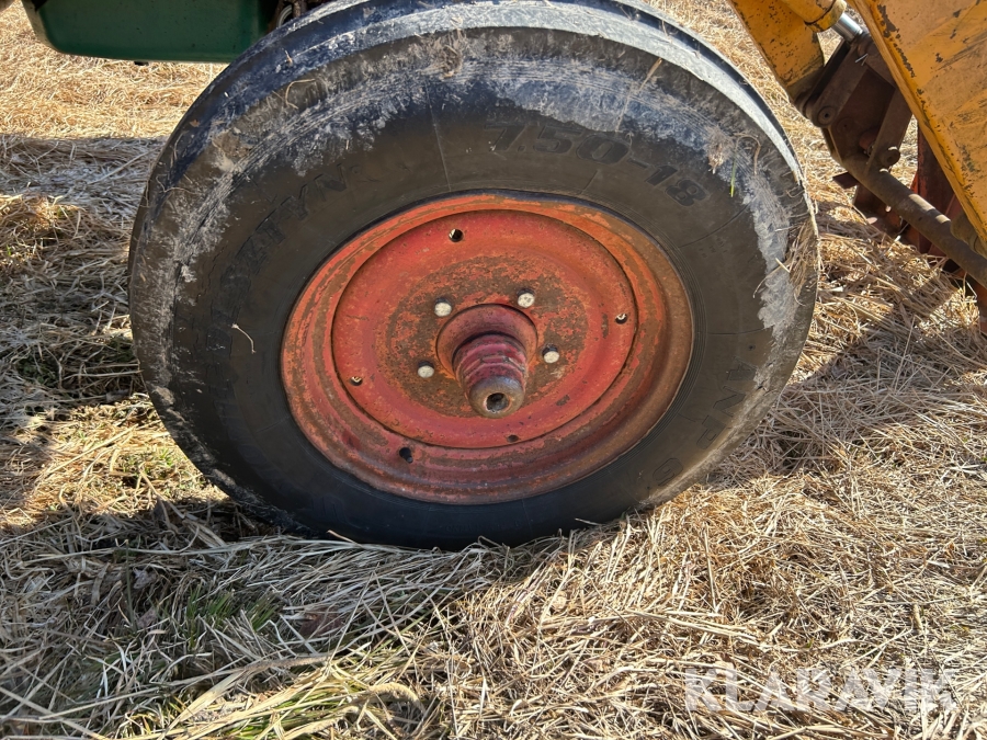 Traktor Volvo BM 600 med redskap