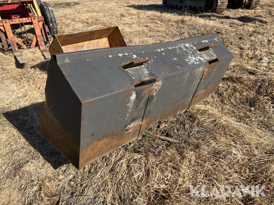 Traktor Volvo BM 600 med redskap