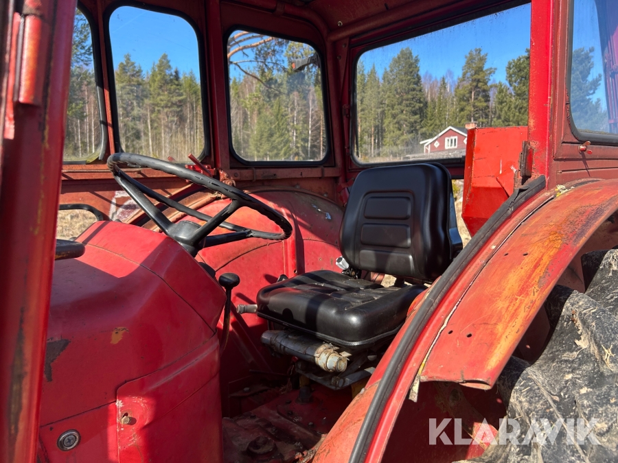 Traktor Volvo BM 600 med redskap