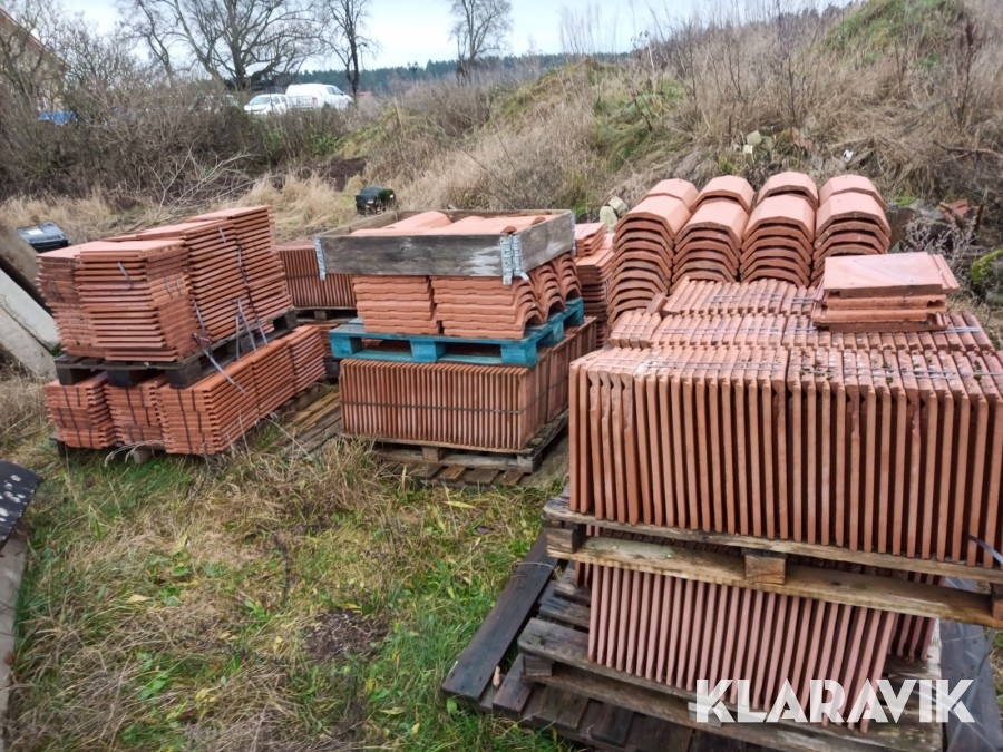 Takpannor och nockpannor Redland 13 pallar