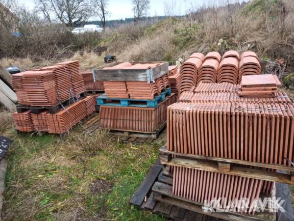 Takpannor och nockpannor Redland 13 pallar