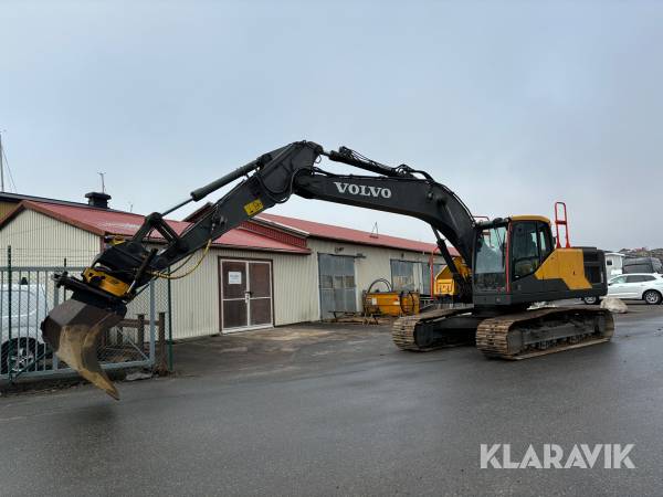 Grävmaskin Volvo EC220EL med tiltrotator och skopa