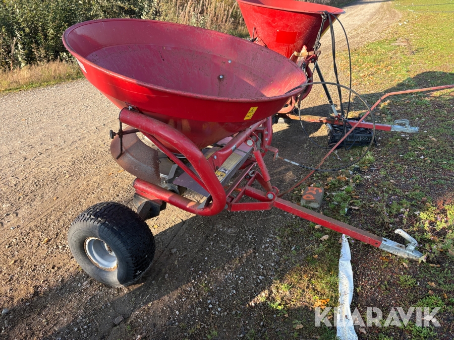Gödningsspridare Cosmo PTB560