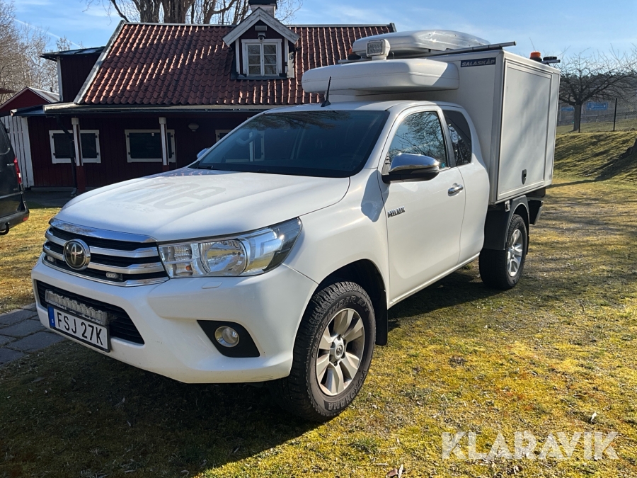 Pickup Toyota Hilux 2.4 AWD med utrustat skåp