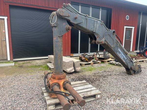 Kranfot med bom Ösa