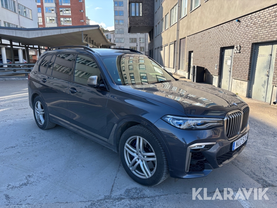 BMW X7 M50i