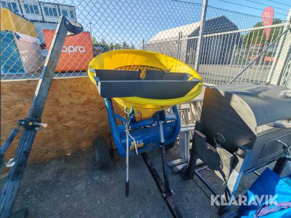 Bogserad Sand/saltspridare COSMO PTP cosmo