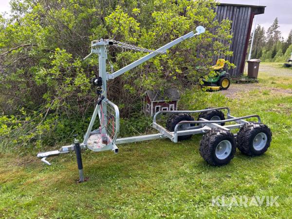 Skogsvagn med kran & risflak