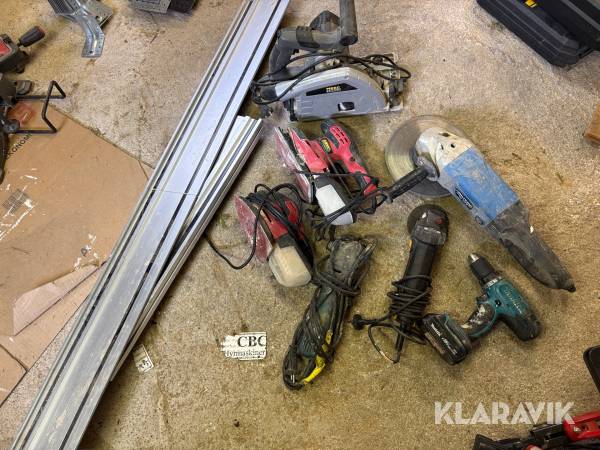 Parti med handverktyg blandade märken