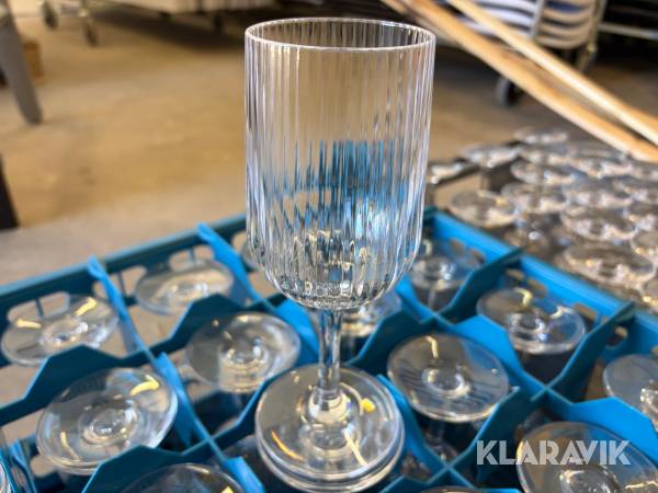 Parti vinglas i plast med lådor Barcompagniet 141 st