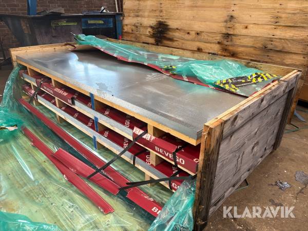 Parti med galvad plåt 288 st