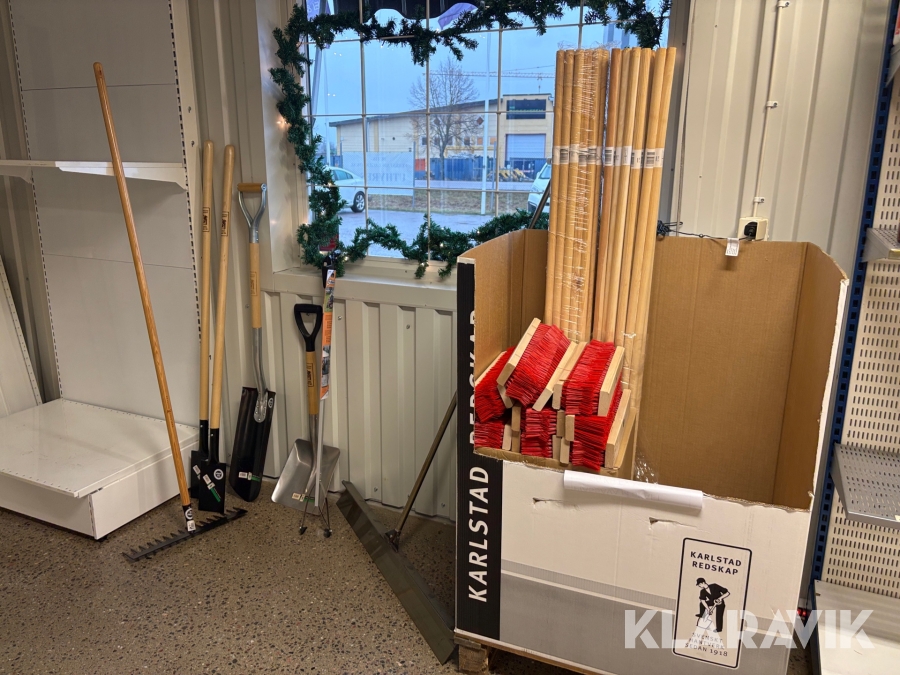 Parti med trädgårdstillbehör