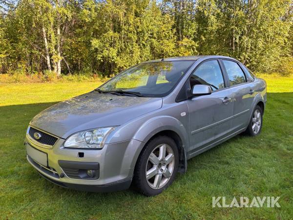 Ford Focus Ghia 1.6 Ti-VCT Sedan (115hk)