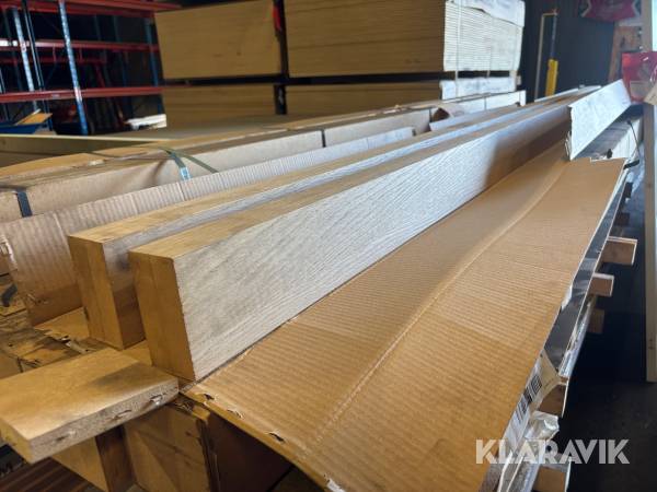 Ribbor / träbalkar faner Natural Ek 50x100x3045mm 26st