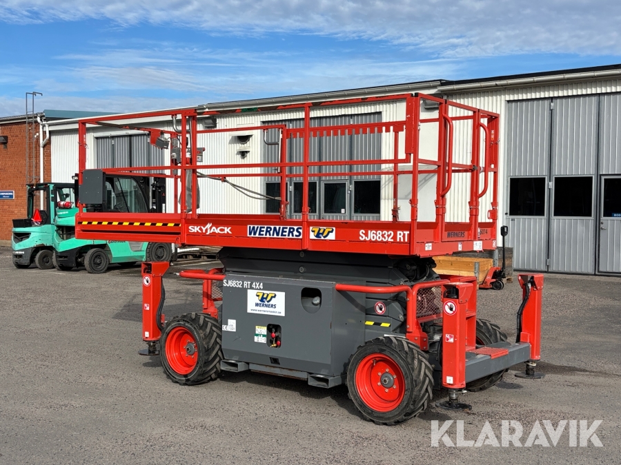 Saxlift Skyjack SJ6832RT 4x4