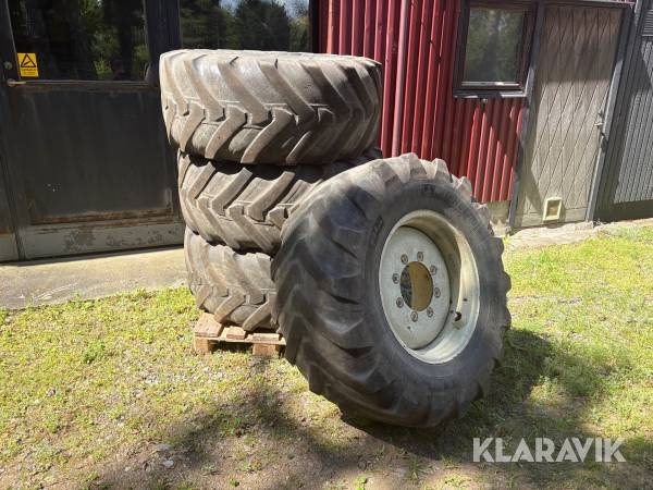 Däck på fälg 4 st Michelin 460 / 70 R24