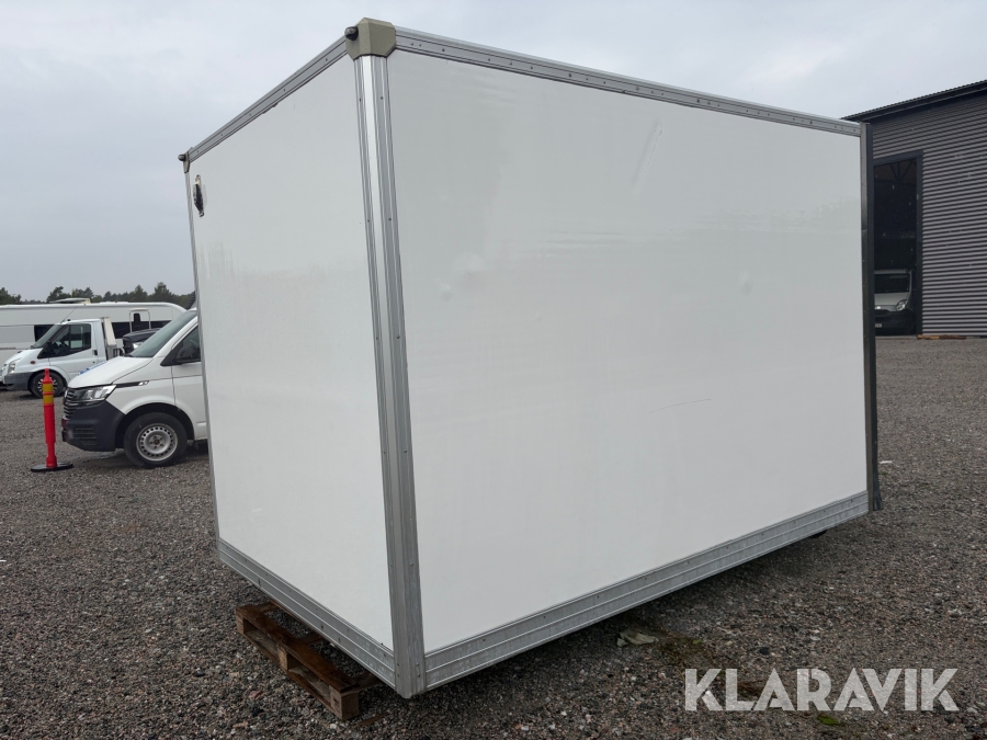 Glasfiberskåp till transportbil ABC Karossen med bakgavellyft