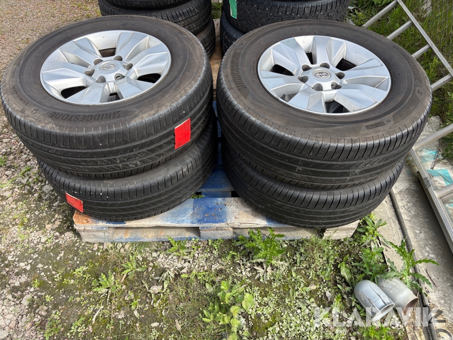Sommarhjul Bridgestone 265/65R17 4 st 