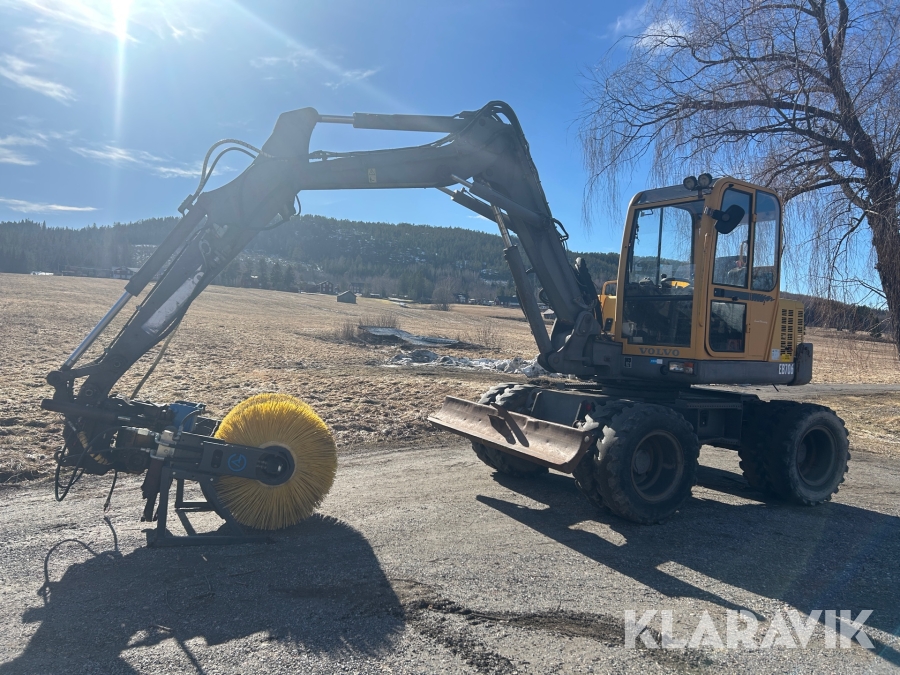 Grävmaskin Volvo EB706 med redskap