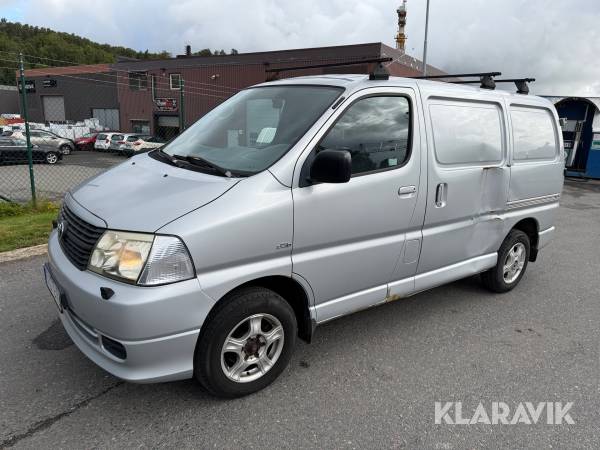 Skåpbil Toyota HiAce 4WD