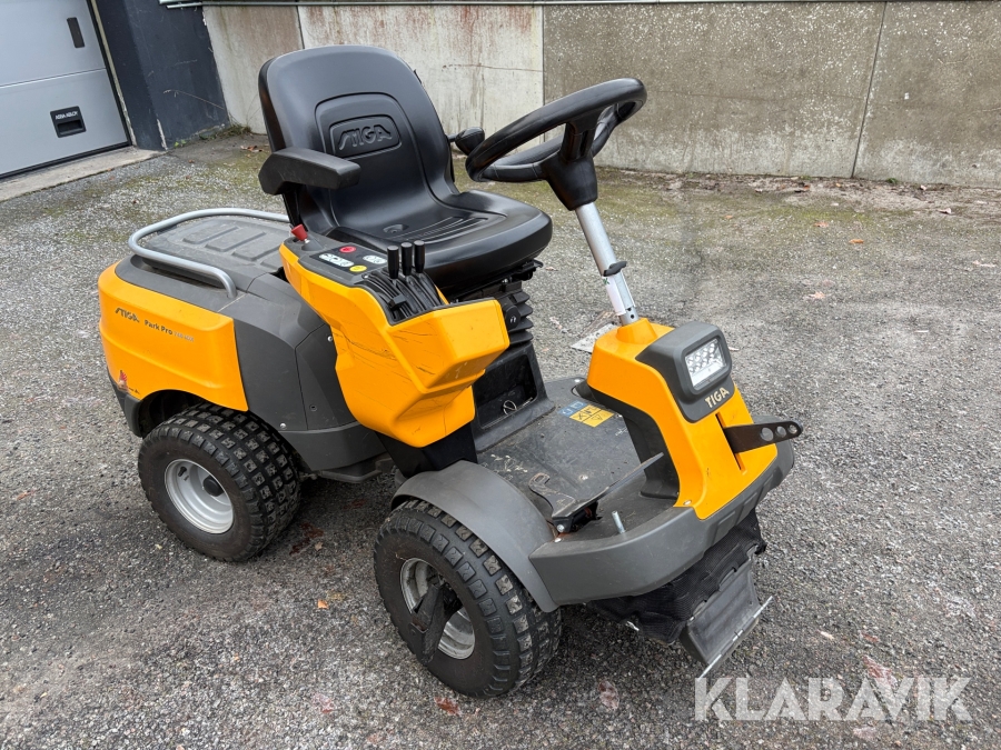 Gräsklippare Stiga Park Pro 740 IOX med klippbord