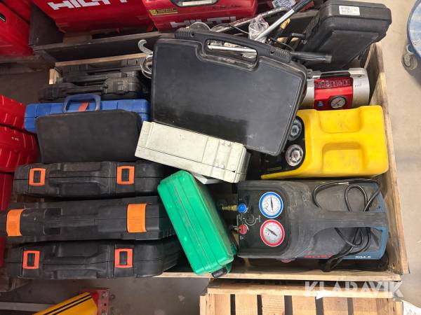 Pall med VVS maskiner Sugaggregat, frysmaskin, stativ mm