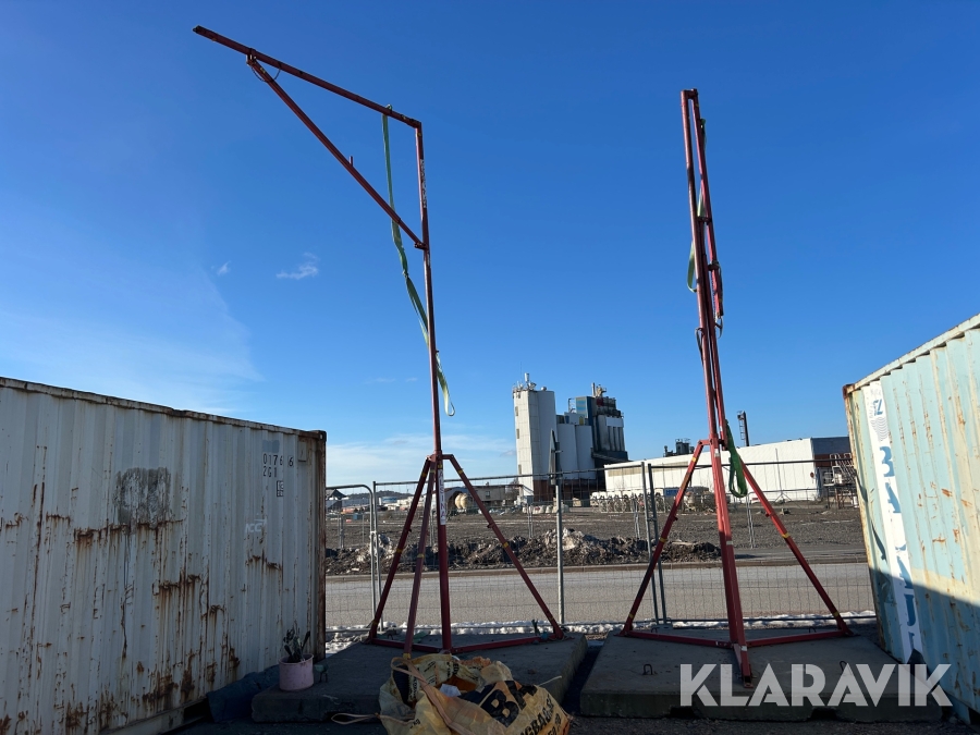 Lyftredskap 2 st på betongfundament