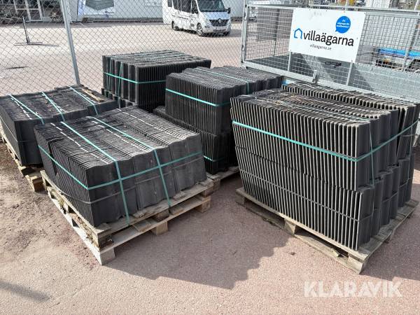 Betongpannor S:T Eriks, ca 900 st helpannor samt halvpannor och nockpannor