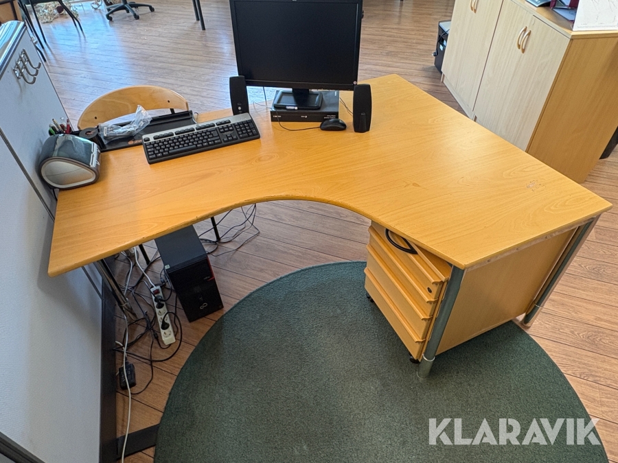 Skrivbord med hurts