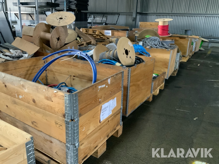 Stort parti diverse industrikabel 21st pall